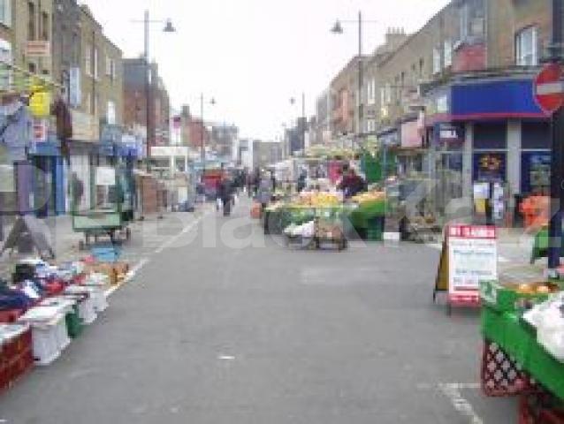 			3 Bedroom, 1 bath, 1 reception Flat			 Chapel Market, ANGEL N1